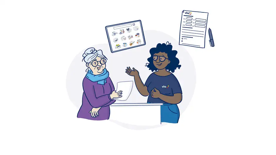 &bdquo;Illustration einer Beratung an der Volkshochschule: Eine Mitarbeiterin erkl&auml;rt einer &auml;lteren Frau Unterlagen. &Uuml;ber ihnen schweben Symbole f&uuml;r Kursangebote und ein Anmeldeformular